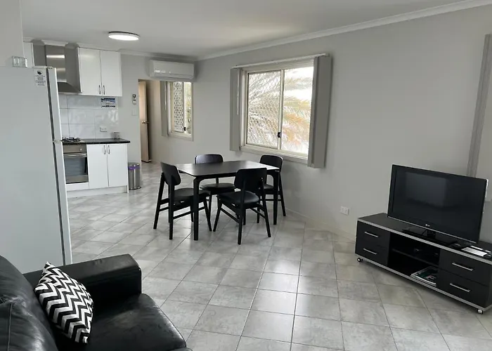 Beachside & Jetty View Apartment 7 - Sea Eagle Nest Apartment